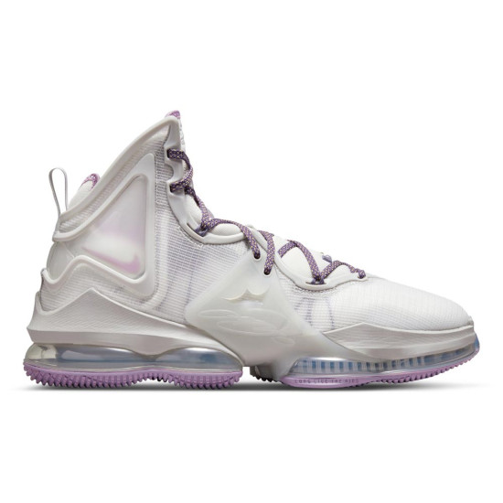 Nike LeBron 19